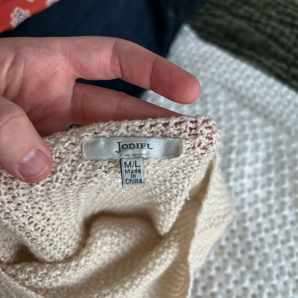 Lightweight sweater